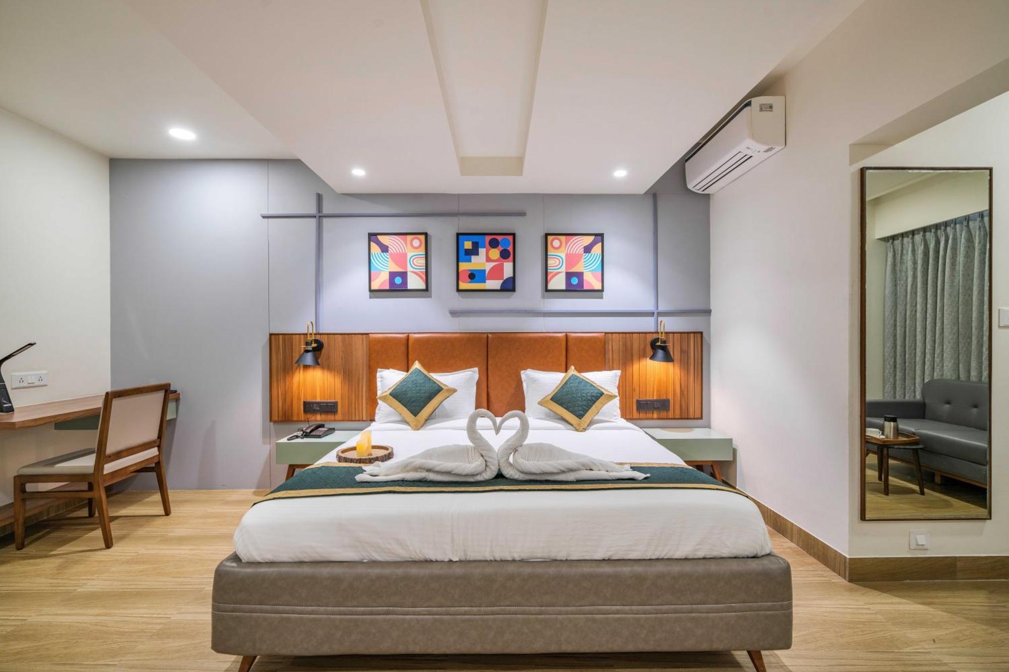 The Lemon Grass Hotel Gandhinagar Exteriör bild