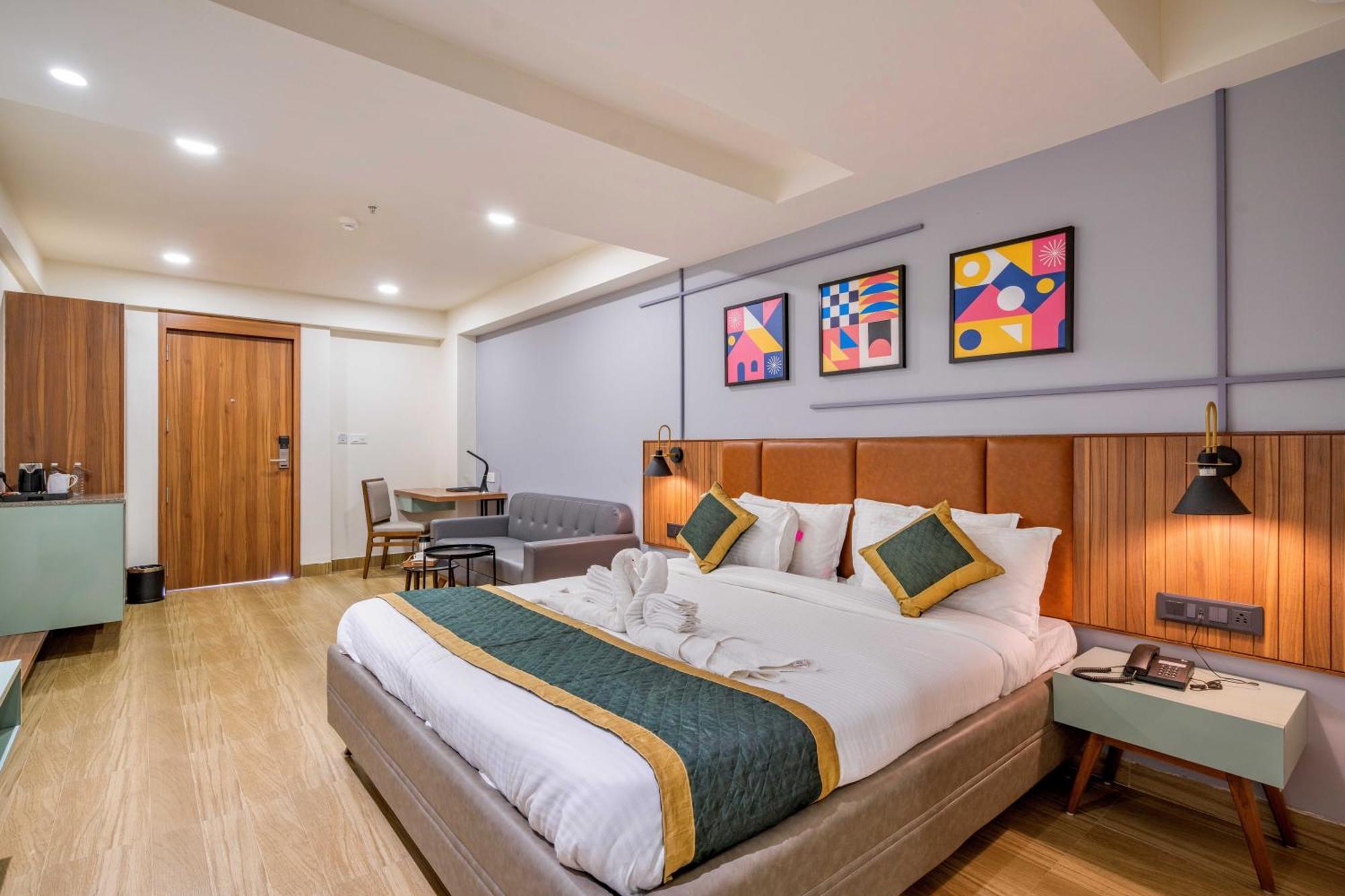 The Lemon Grass Hotel Gandhinagar Exteriör bild